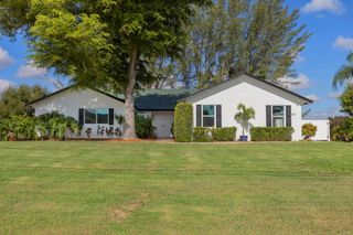 825 Whippoorwill Trl, West Palm Beach, FL 33411