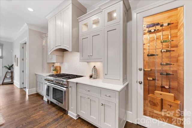 2800 Wintergreen Drive, Charlotte, NC 28211