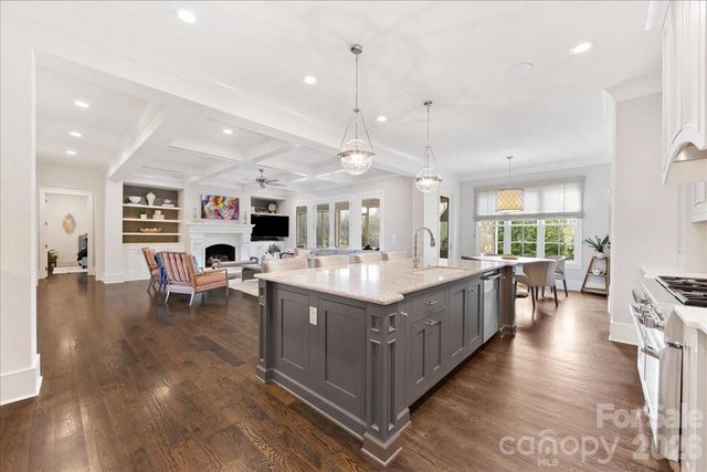 2800 Wintergreen Drive, Charlotte, NC 28211