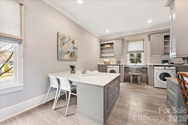 2800 Wintergreen Drive, Charlotte, NC 28211