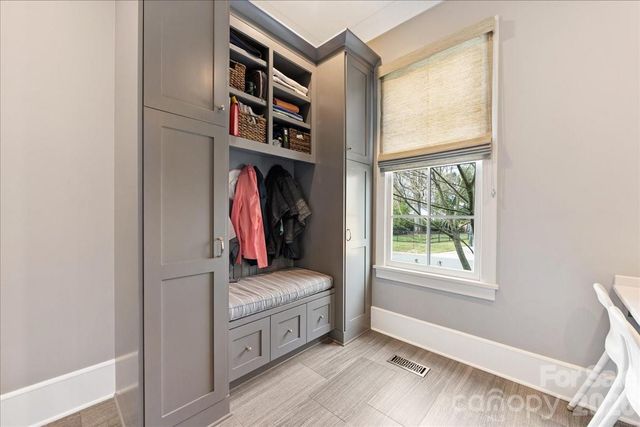 2800 Wintergreen Drive, Charlotte, NC 28211