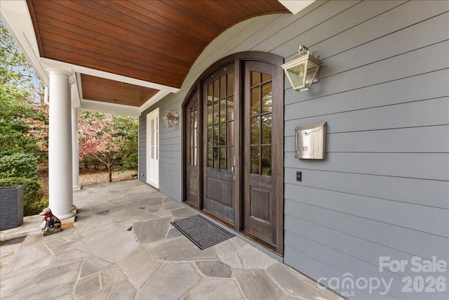 2800 Wintergreen Drive, Charlotte, NC 28211