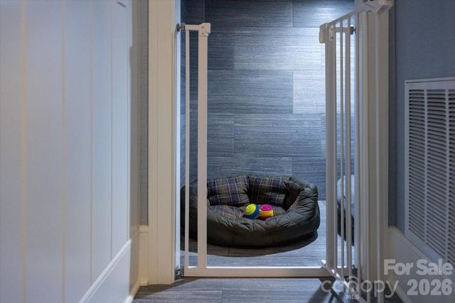 2800 Wintergreen Drive, Charlotte, NC 28211