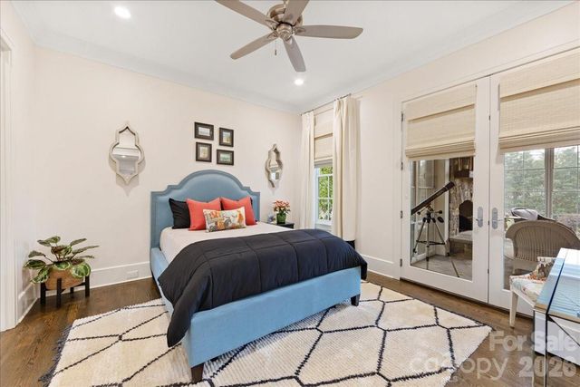 2800 Wintergreen Drive, Charlotte, NC 28211