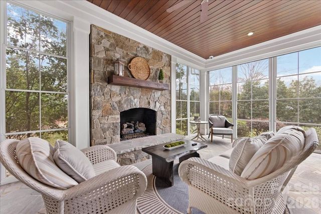 2800 Wintergreen Drive, Charlotte, NC 28211