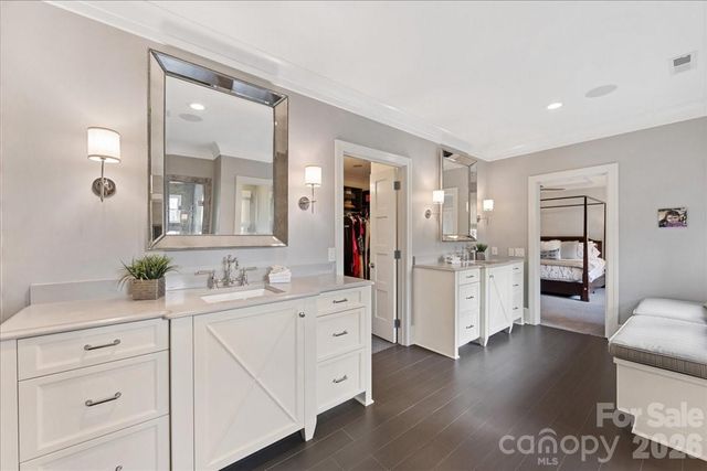 2800 Wintergreen Drive, Charlotte, NC 28211