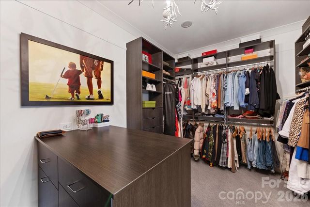 2800 Wintergreen Drive, Charlotte, NC 28211