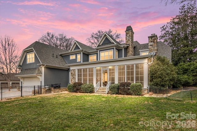 2800 Wintergreen Drive, Charlotte, NC 28211