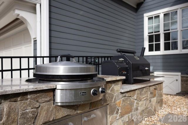 2800 Wintergreen Drive, Charlotte, NC 28211