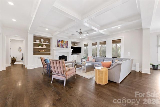 2800 Wintergreen Drive, Charlotte, NC 28211