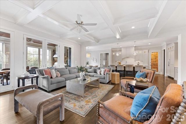 2800 Wintergreen Drive, Charlotte, NC 28211