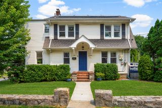 76 Chestnut Avenue, Pelham, NY 10803
