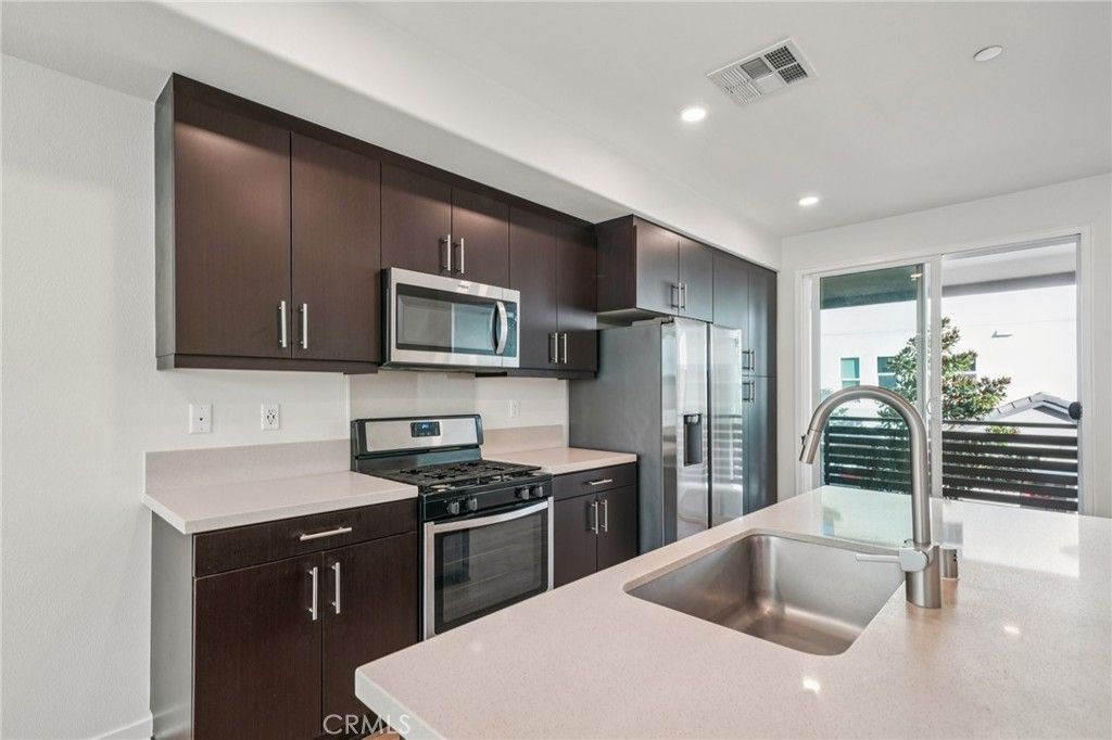 Image 16 of property listing at 9422 Shade, Rancho Cucamonga, CA 91730