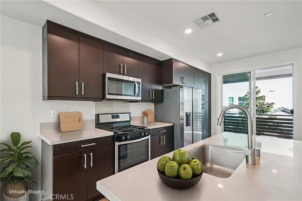 Image 17 of property listing at 9422 Shade, Rancho Cucamonga, CA 91730