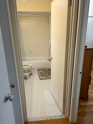 77 Pond Ave 407, Brookline, MA 02445