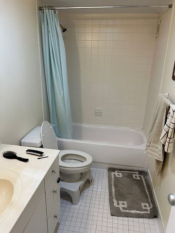 77 Pond Ave 407, Brookline, MA 02445