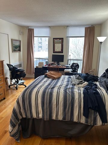 77 Pond Ave 407, Brookline, MA 02445