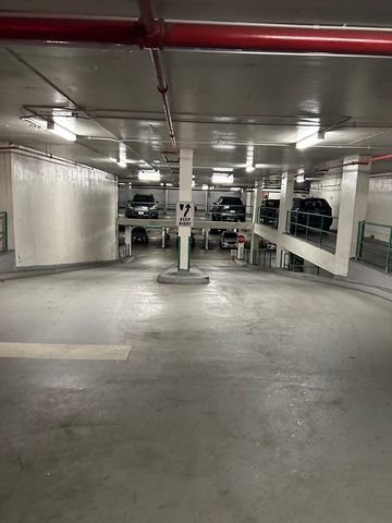 77 Pond Ave 407, Brookline, MA 02445