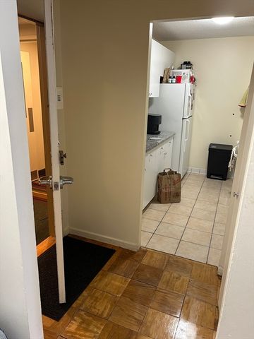 77 Pond Ave 407, Brookline, MA 02445