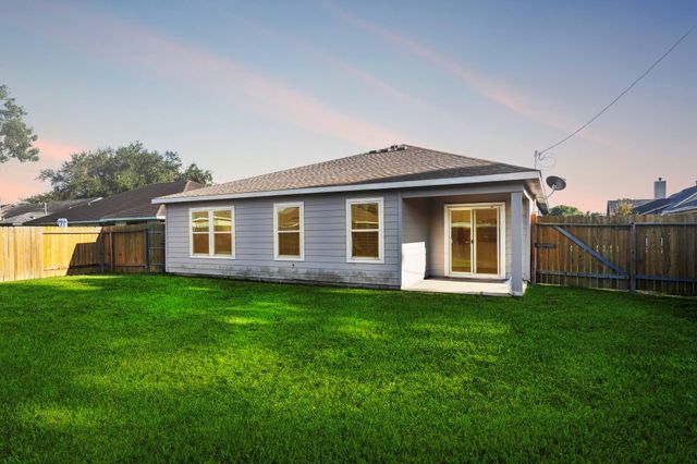 1003 Star Fish Drive, Bay City, TX 77414