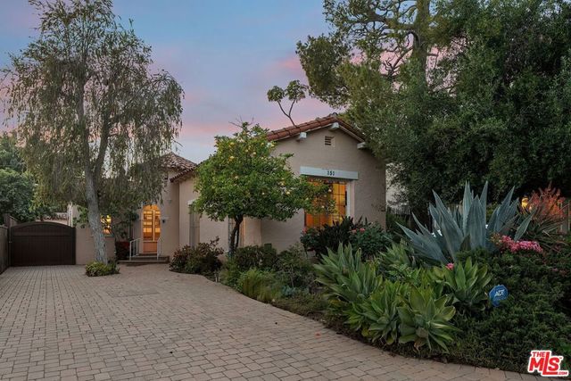 151 N Poinsettia Place, Los Angeles, CA 90036