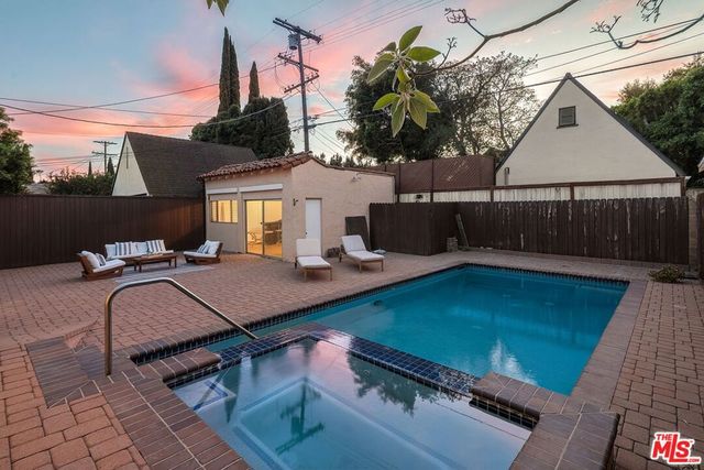 151 N Poinsettia Place, Los Angeles, CA 90036