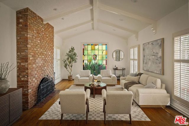 151 N Poinsettia Place, Los Angeles, CA 90036