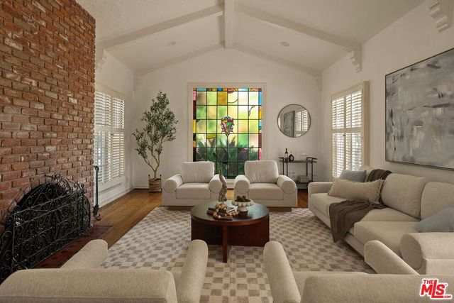 151 N Poinsettia Place, Los Angeles, CA 90036