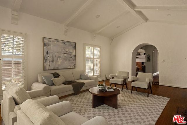 151 N Poinsettia Place, Los Angeles, CA 90036