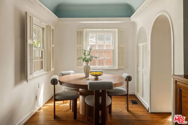 151 N Poinsettia Place, Los Angeles, CA 90036