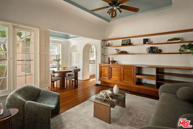 151 N Poinsettia Place, Los Angeles, CA 90036