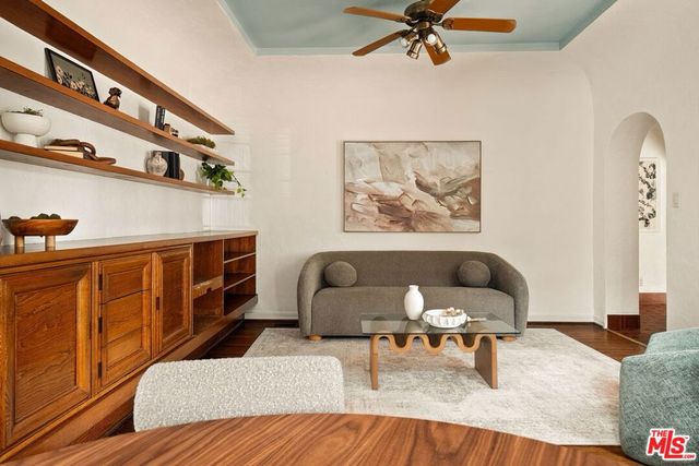 151 N Poinsettia Place, Los Angeles, CA 90036