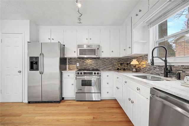 5060 Maryland NW Drive, Acworth, GA 30101