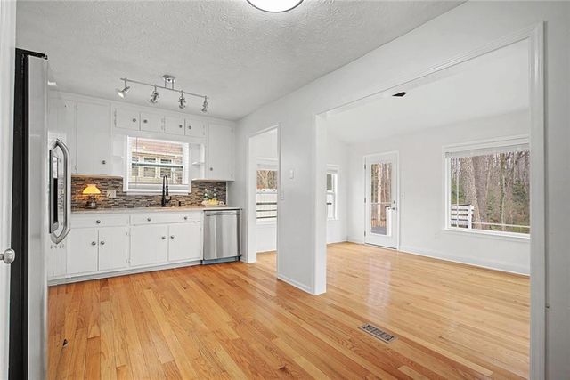 5060 Maryland NW Drive, Acworth, GA 30101