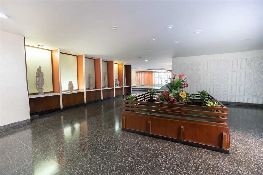 144-30 Sanford Avenue 2N, Flushing, NY 11355 — photo 2