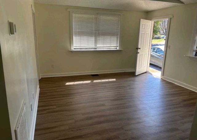 504 Cedarview Dr, Nashville, TN 37211