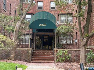 2339 Hudson Terrace E9, Fort Lee, NJ 07024