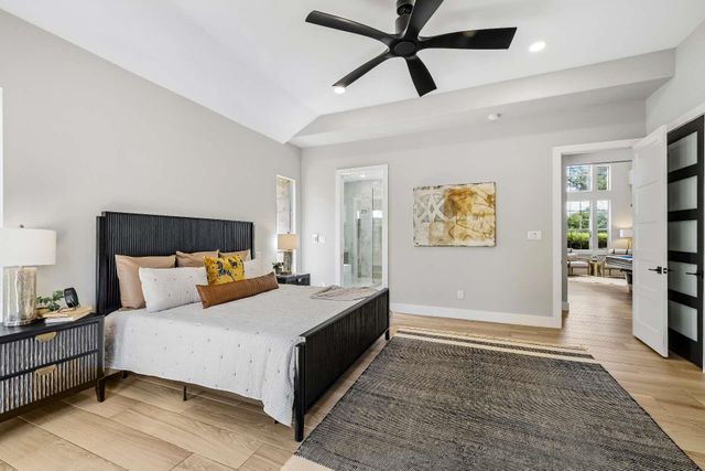 4 Mayleaf CV, The Hills, TX 78738