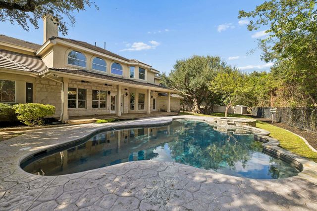 4 Mayleaf CV, The Hills, TX 78738