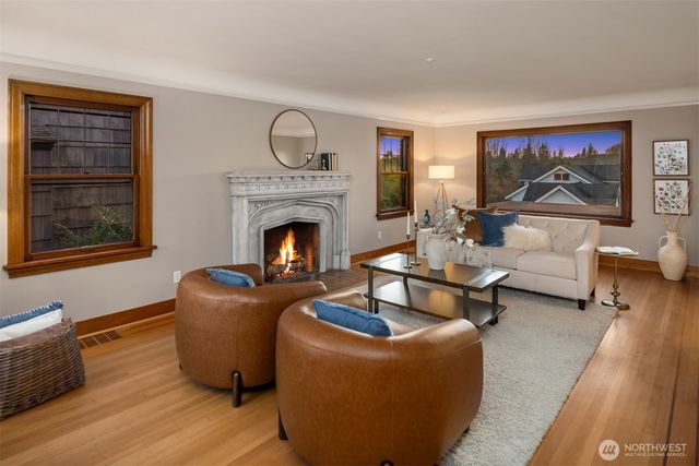 4117 43rd Avenue NE, Seattle, WA 98105