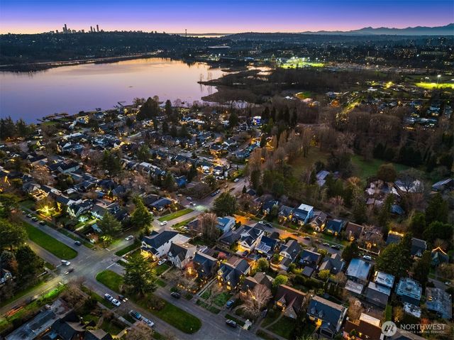 4117 43rd Avenue NE, Seattle, WA 98105