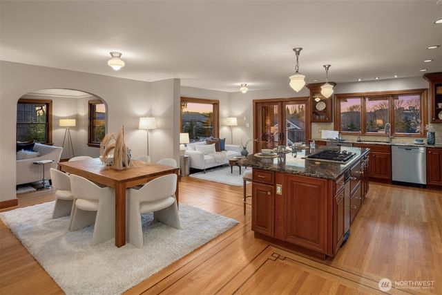 4117 43rd Avenue NE, Seattle, WA 98105