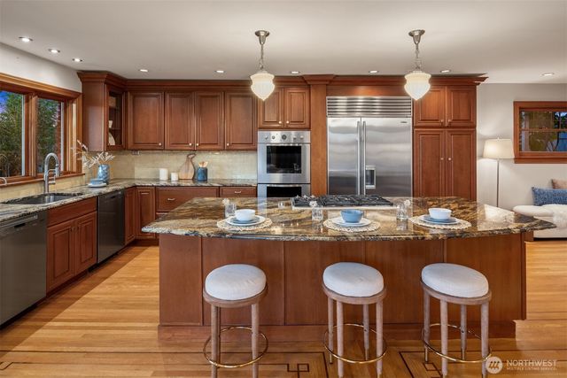 4117 43rd Avenue NE, Seattle, WA 98105