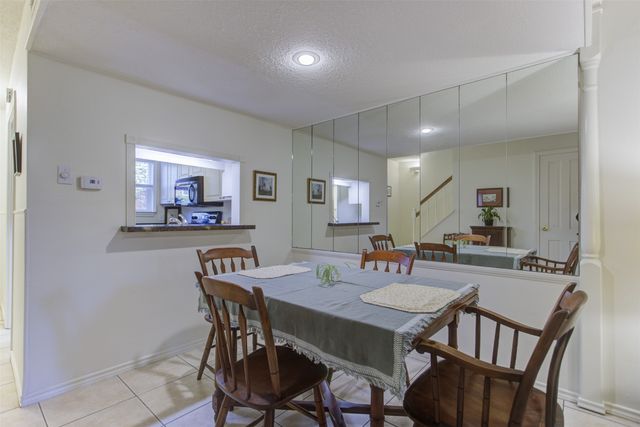 1387 Roaring Springs Road, Fort Worth, TX 76114