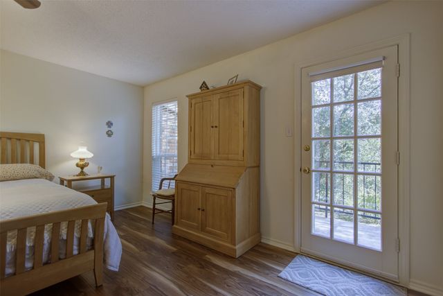 1387 Roaring Springs Road, Fort Worth, TX 76114