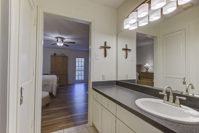 1387 Roaring Springs Road, Fort Worth, TX 76114