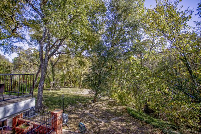 1387 Roaring Springs Road, Fort Worth, TX 76114