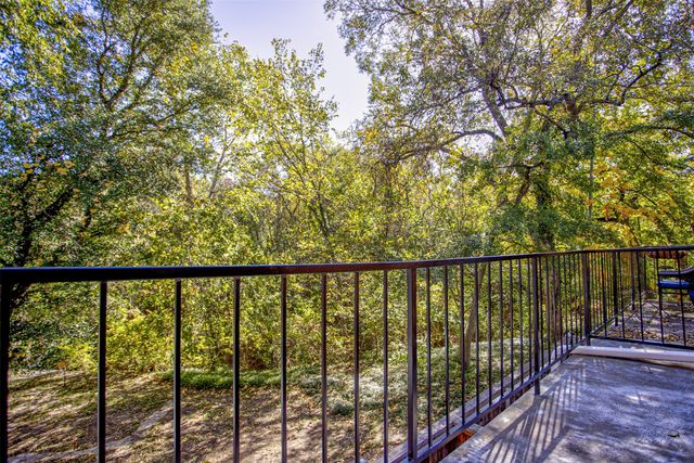 1387 Roaring Springs Road, Fort Worth, TX 76114