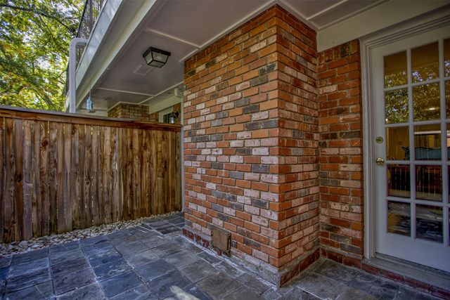 1387 Roaring Springs Road, Fort Worth, TX 76114