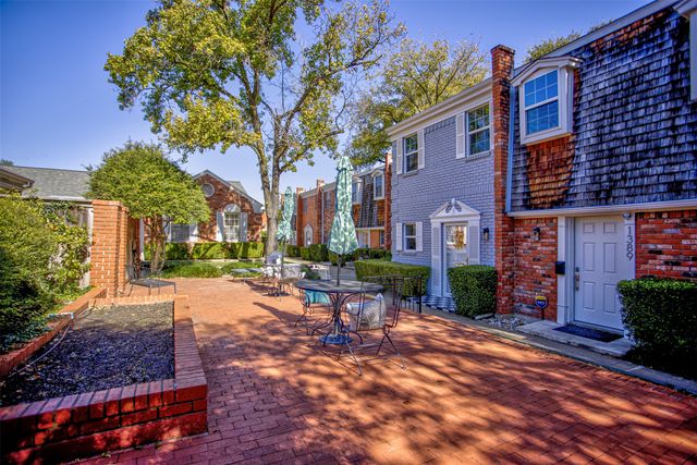 1387 Roaring Springs Road, Fort Worth, TX 76114